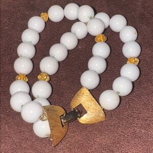 White plastic beads gold colored clasp & spacers bracelet 🐈‍⬛